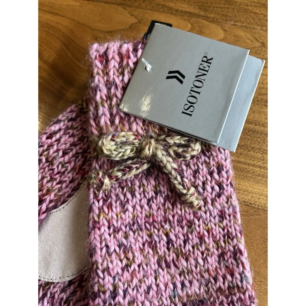 Isotoner Women's Cable‎ Knit Gloves, One Size, Peony NEW - Picture 2 of 7